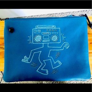 Coach turnlock pouch